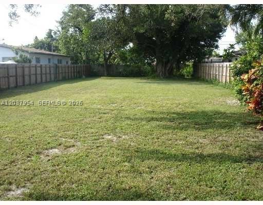 HOLLYWOOD LITTLE RANCHES - Residential Lease
