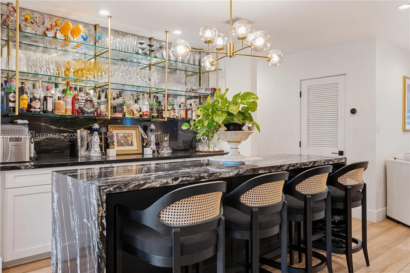 RIVIERA ESTS - Residential