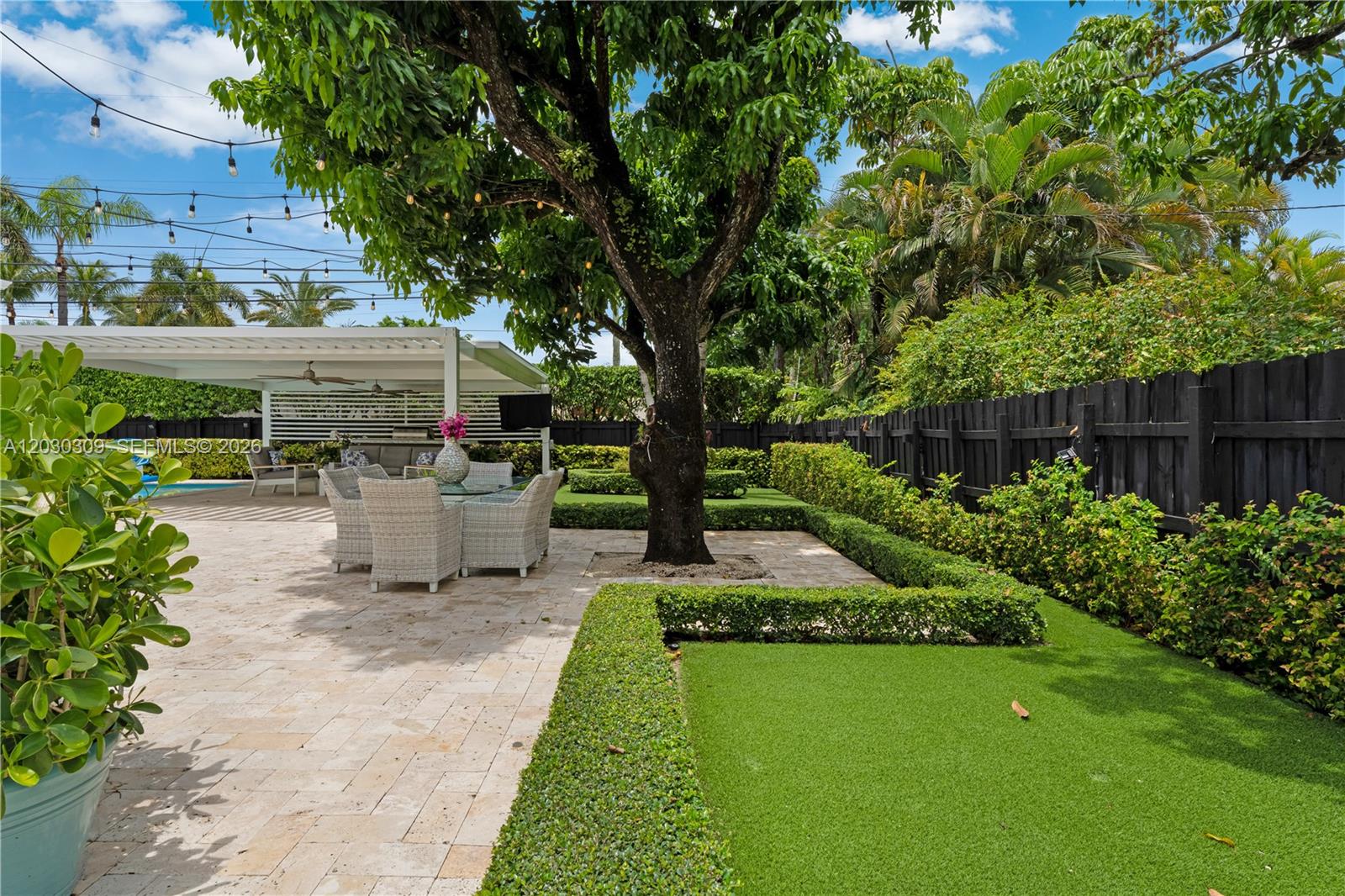 RIVIERA ESTS - Residential