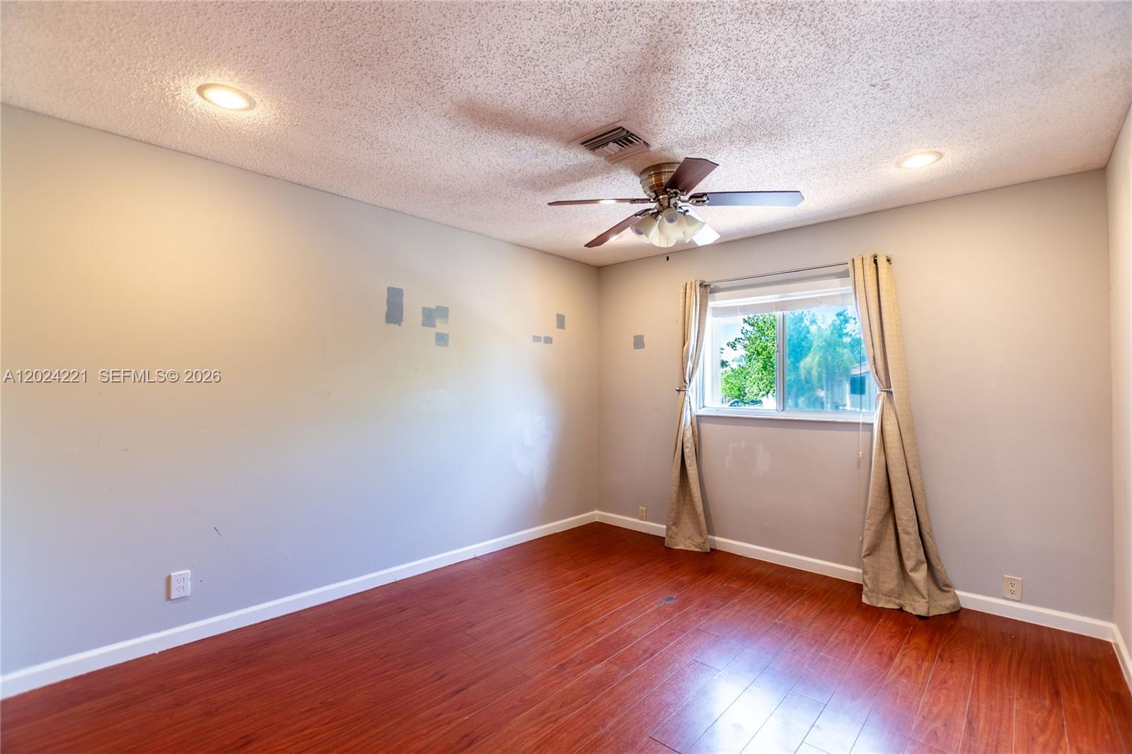 WELLEBY UNIT THIRTEEN - Residential
