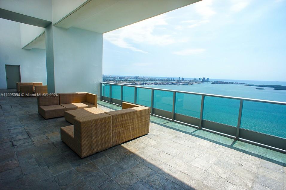 JADE RESIDENCES AT BRICKE - Residential Lease