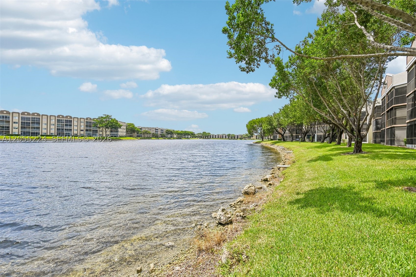 FAIRFAX CONDOMINIUM - Residential