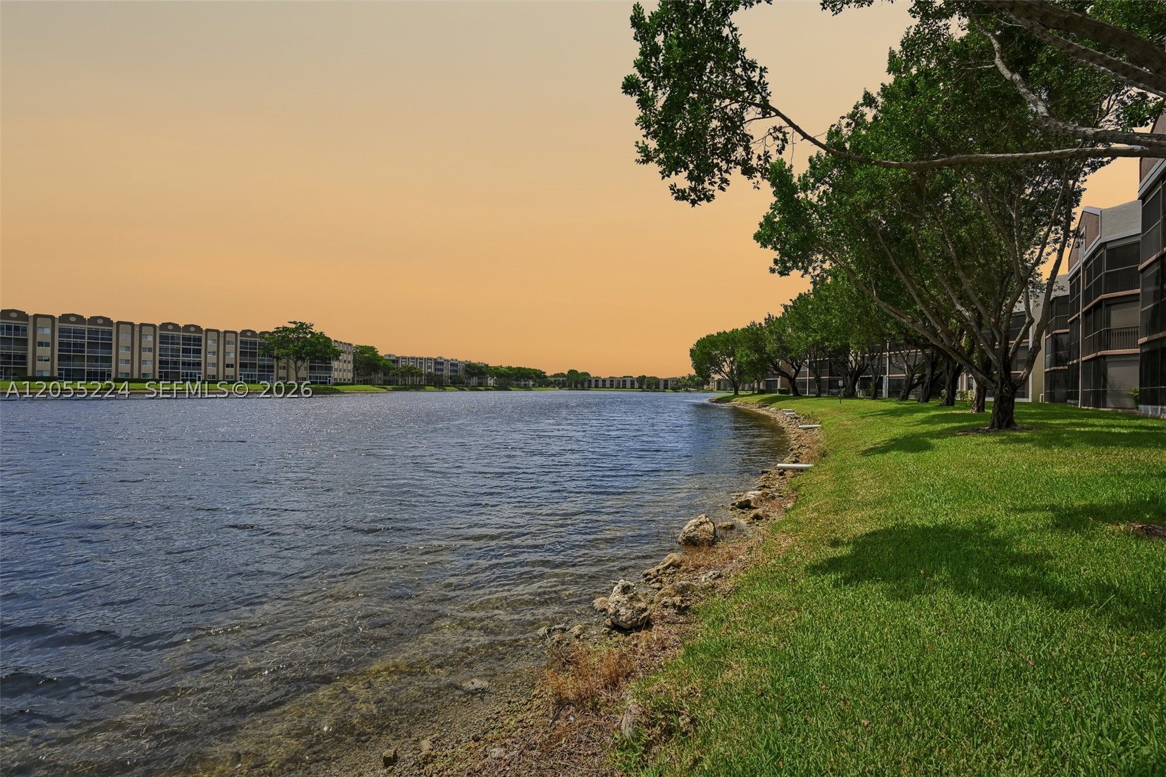 FAIRFAX CONDOMINIUM - Residential