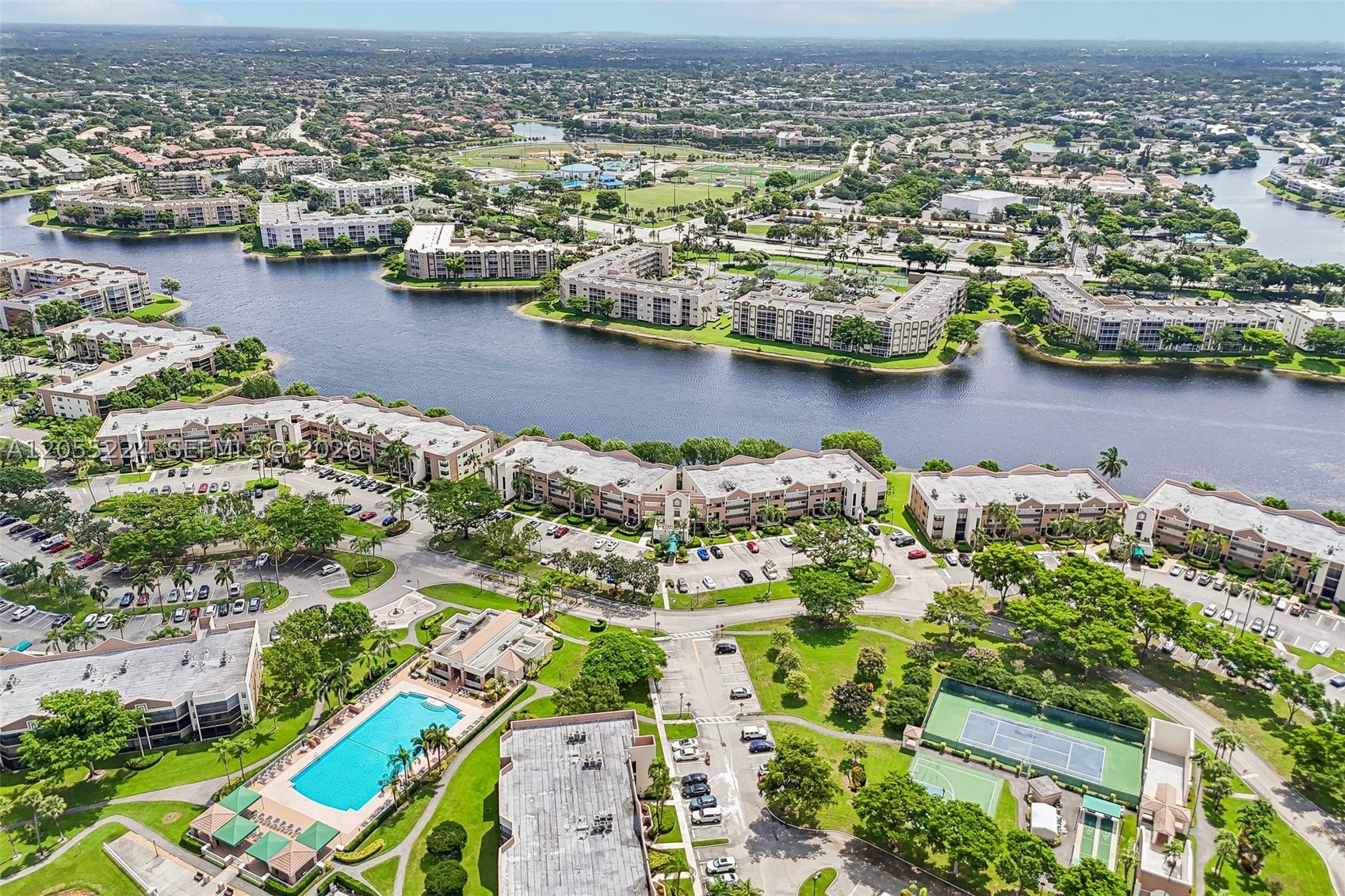 FAIRFAX CONDOMINIUM - Residential