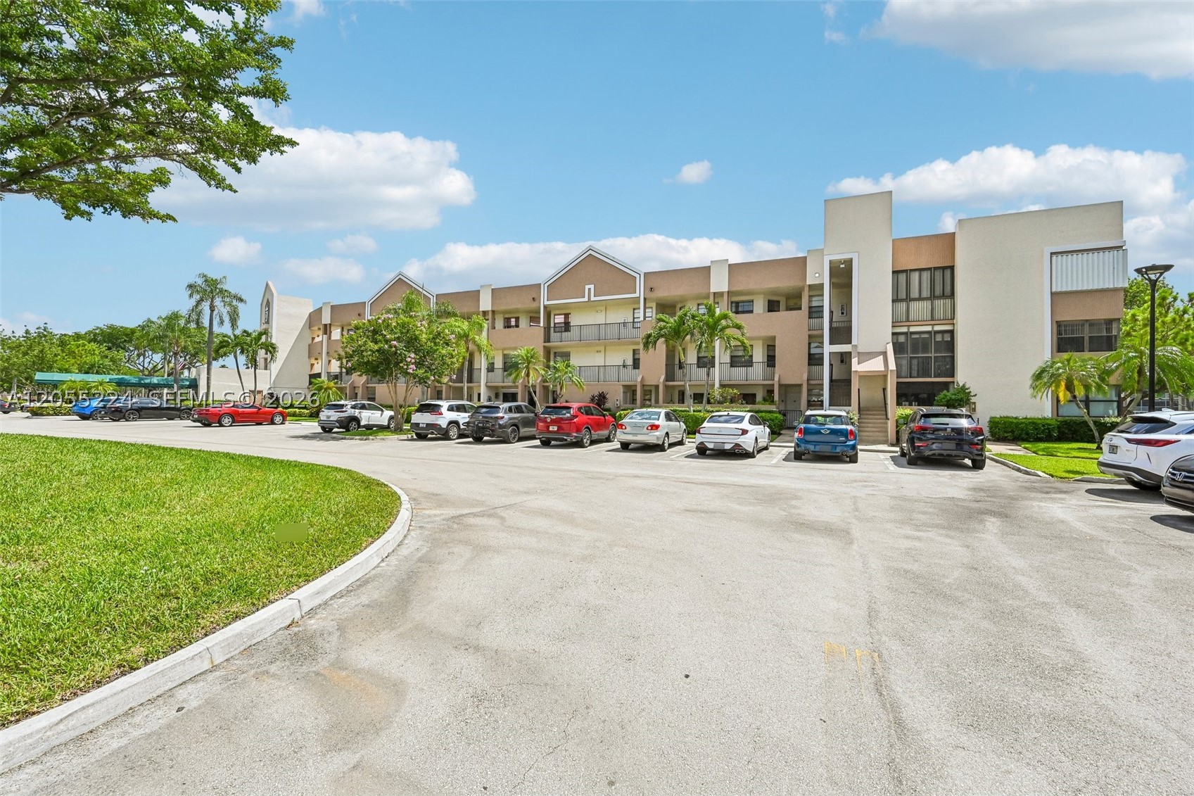 FAIRFAX CONDOMINIUM - Residential