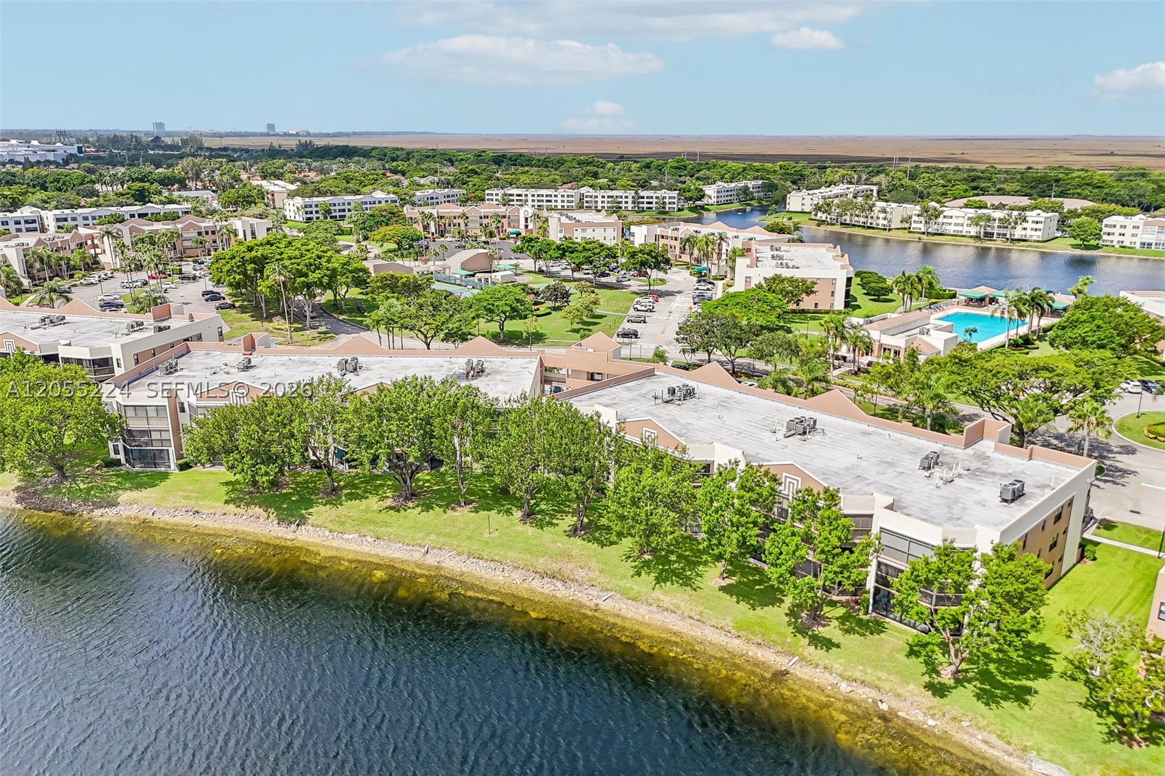 FAIRFAX CONDOMINIUM - Residential