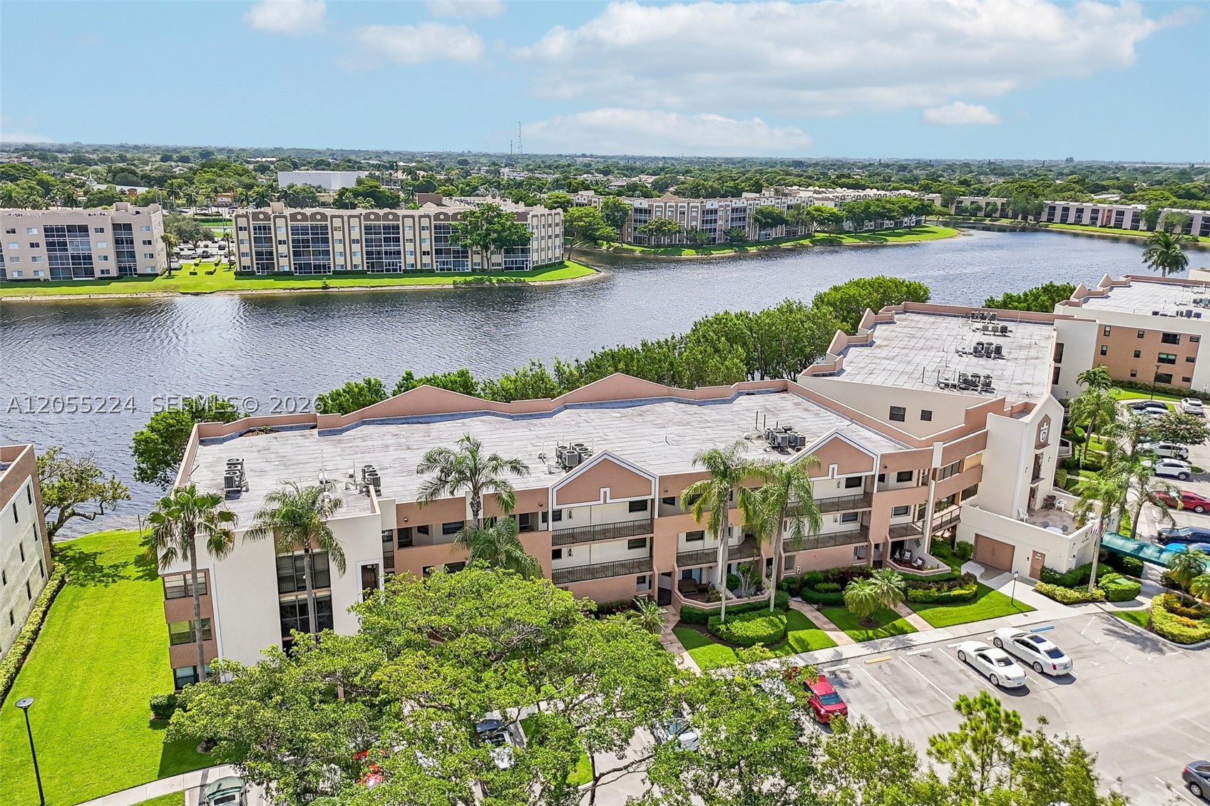 FAIRFAX CONDOMINIUM - Residential