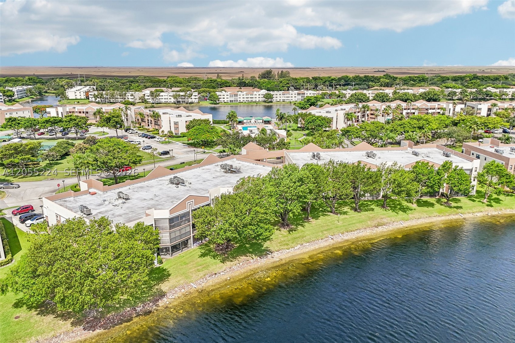 FAIRFAX CONDOMINIUM - Residential