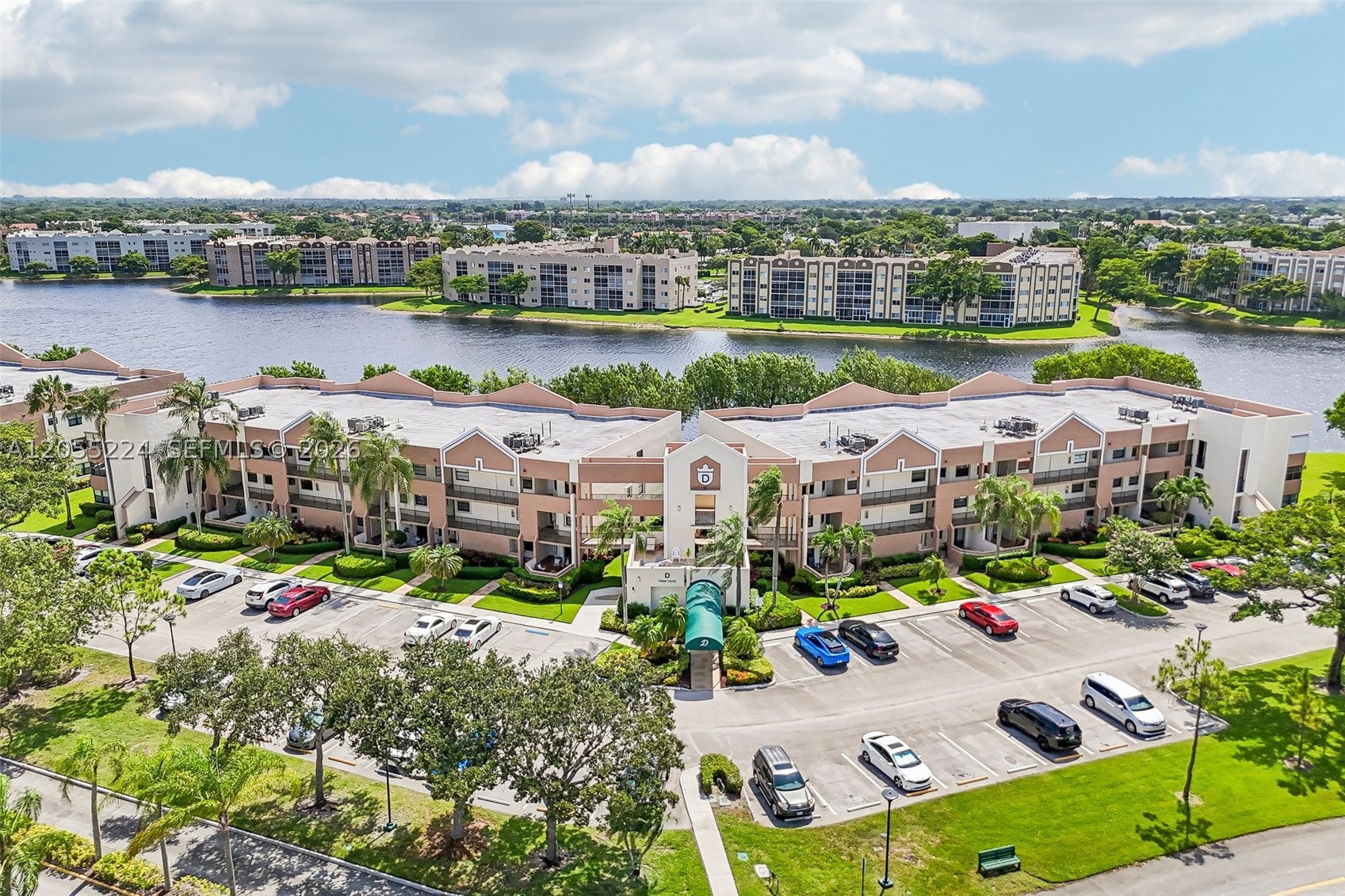 FAIRFAX CONDOMINIUM - Residential