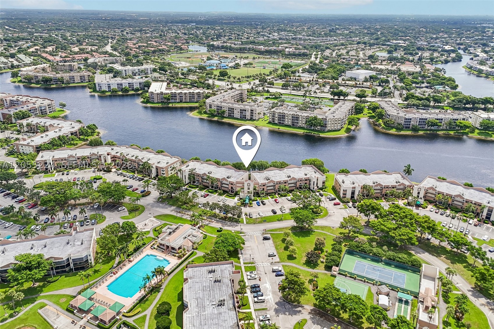 FAIRFAX CONDOMINIUM - Residential