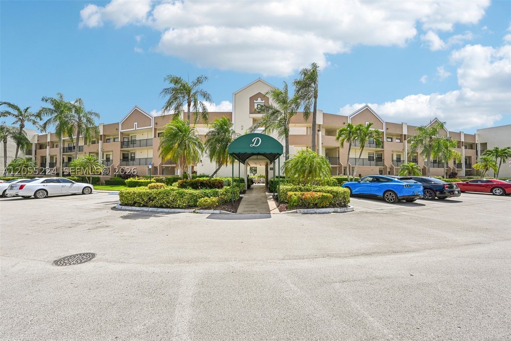 FAIRFAX CONDOMINIUM - Residential