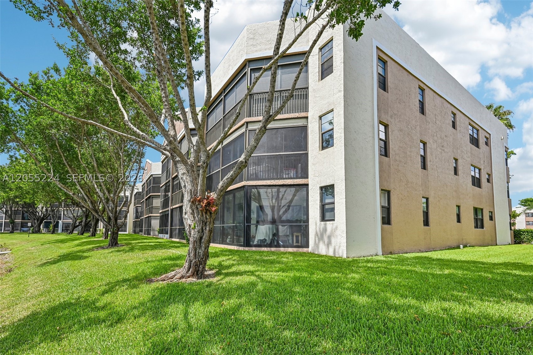 FAIRFAX CONDOMINIUM - Residential