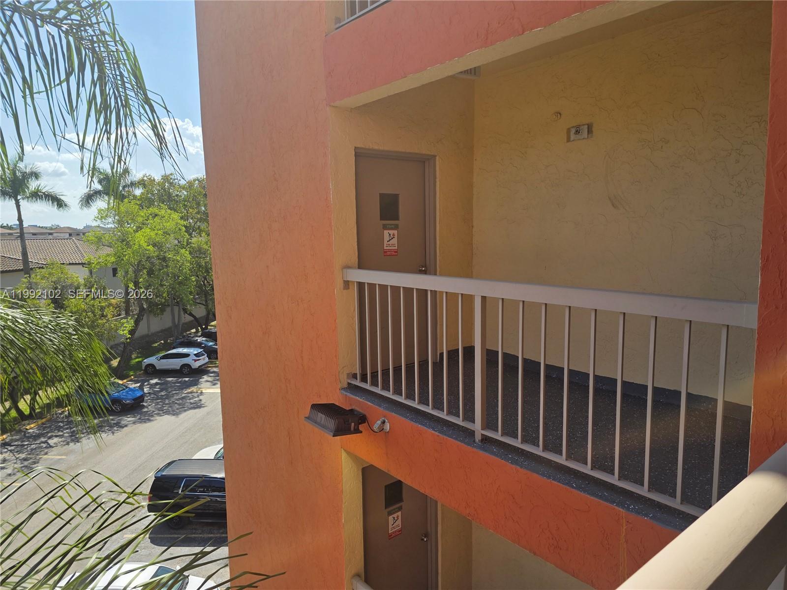 LAS VISTAS AT DORAL CONDO - Residential