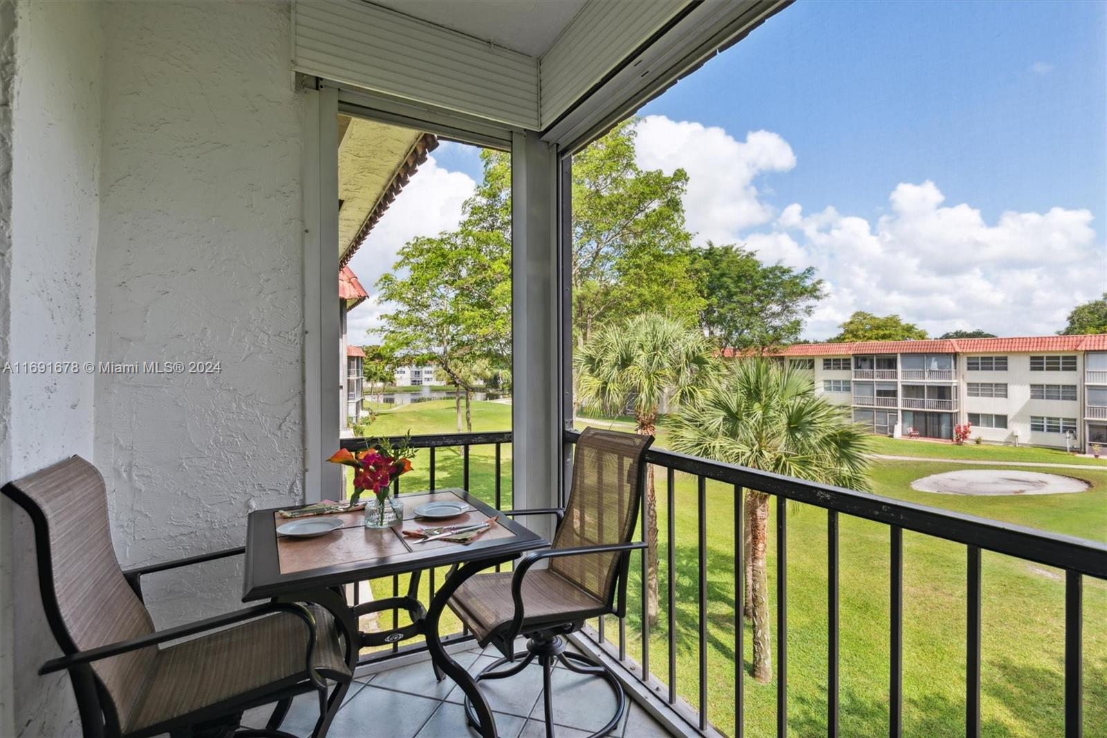 HOLLYBROOK GOLF AND - Residential
