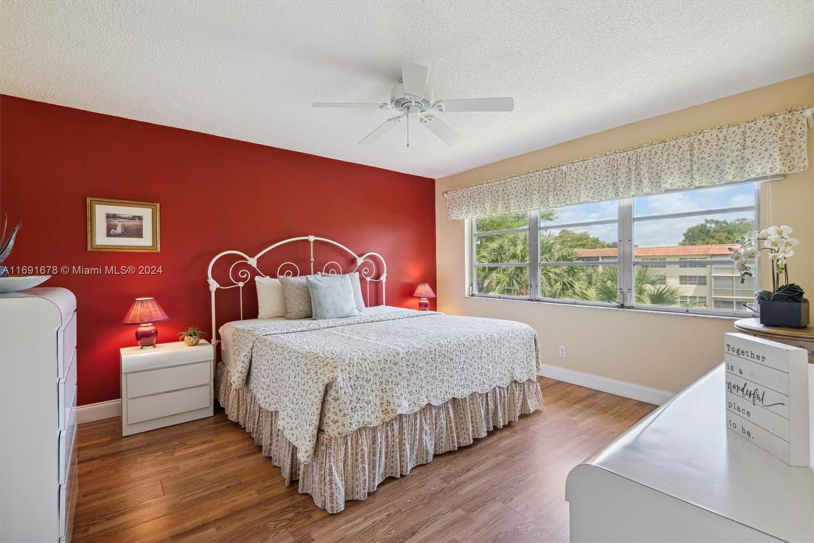HOLLYBROOK GOLF AND - Residential