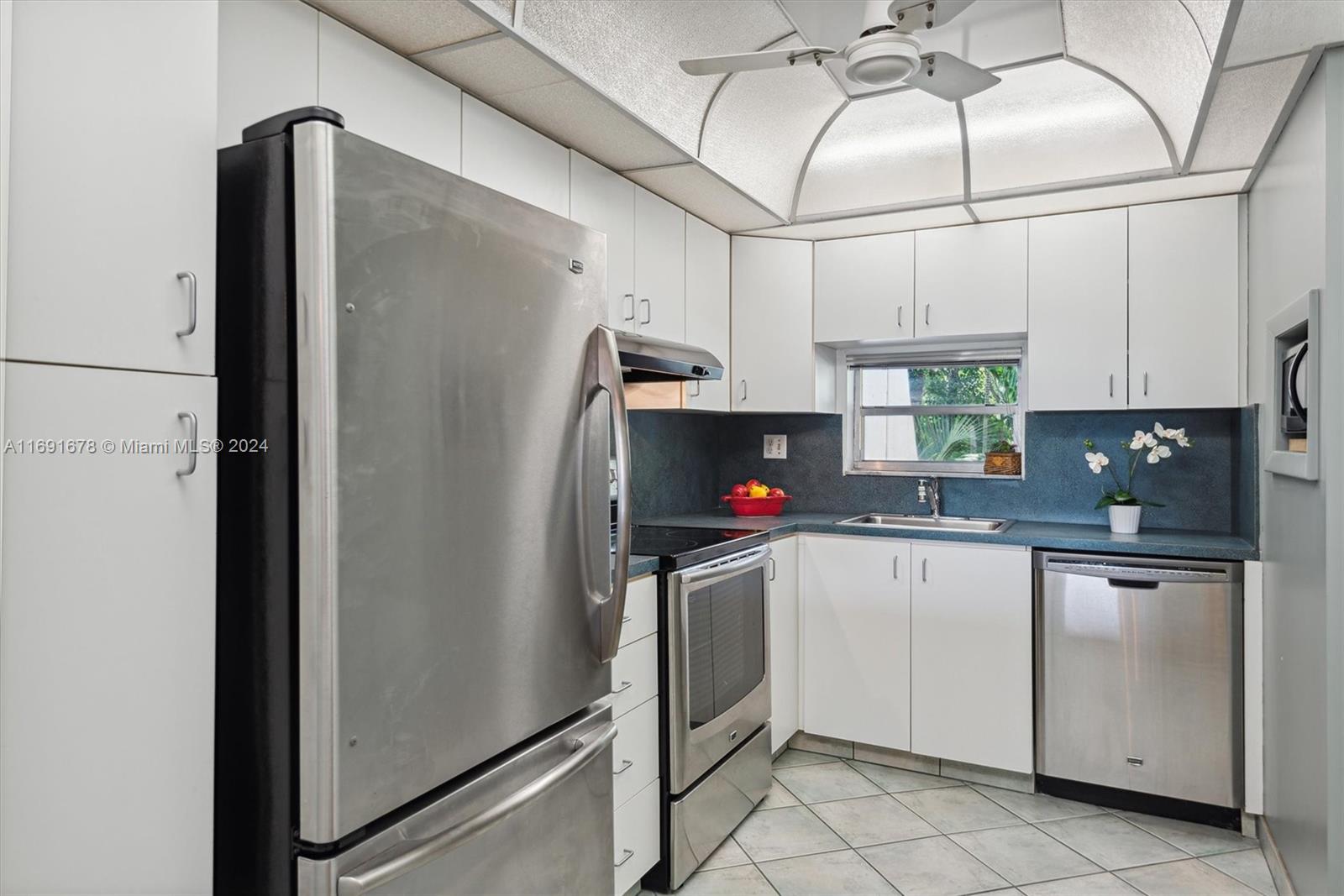 HOLLYBROOK GOLF AND - Residential