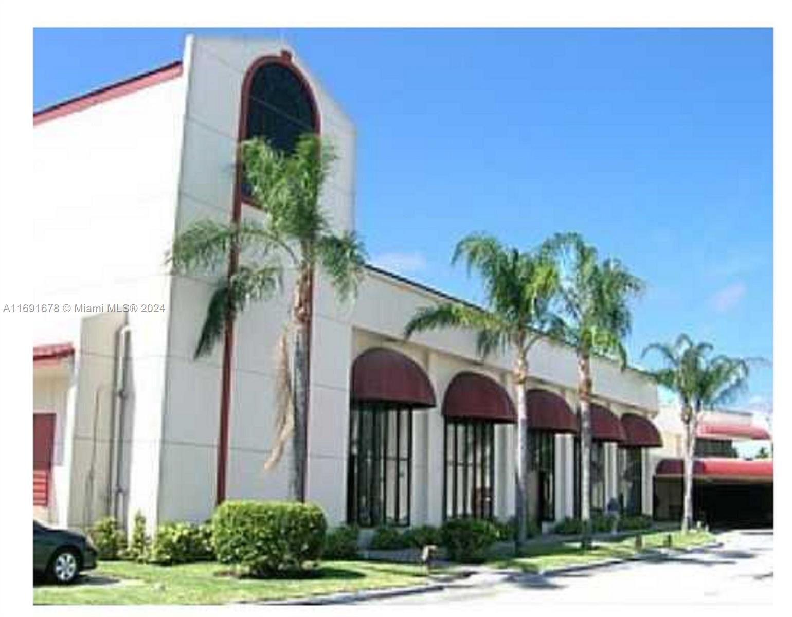 HOLLYBROOK GOLF AND - Residential