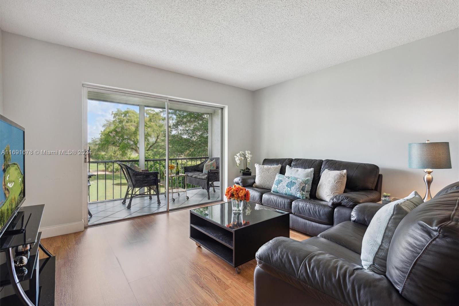 HOLLYBROOK GOLF AND - Residential