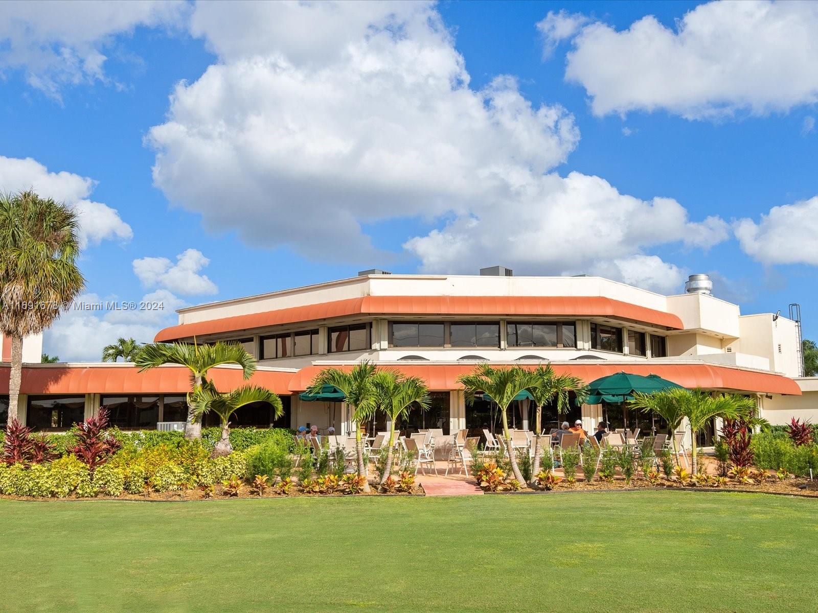 HOLLYBROOK GOLF AND - Residential