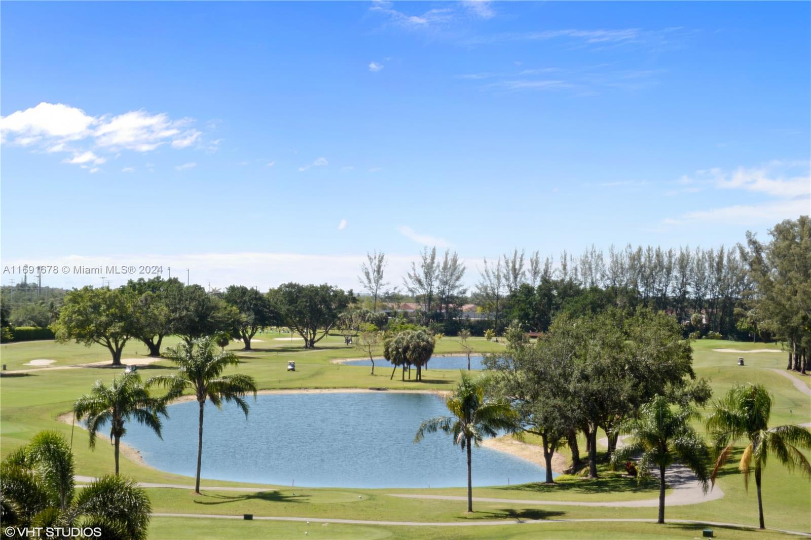 HOLLYBROOK GOLF AND - Residential