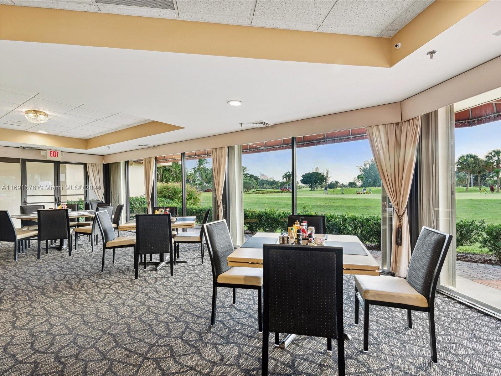 HOLLYBROOK GOLF AND - Residential