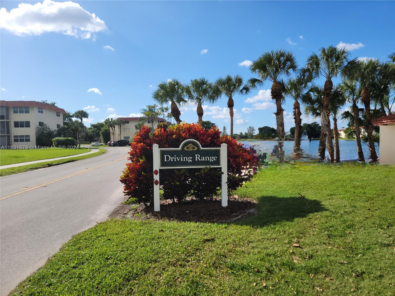 HOLLYBROOK GOLF AND - Residential
