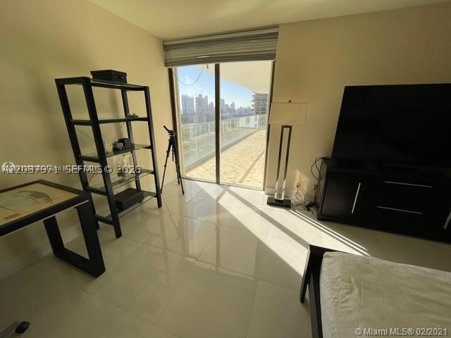 TURNBERRY ISLE CONDO - Residential Lease