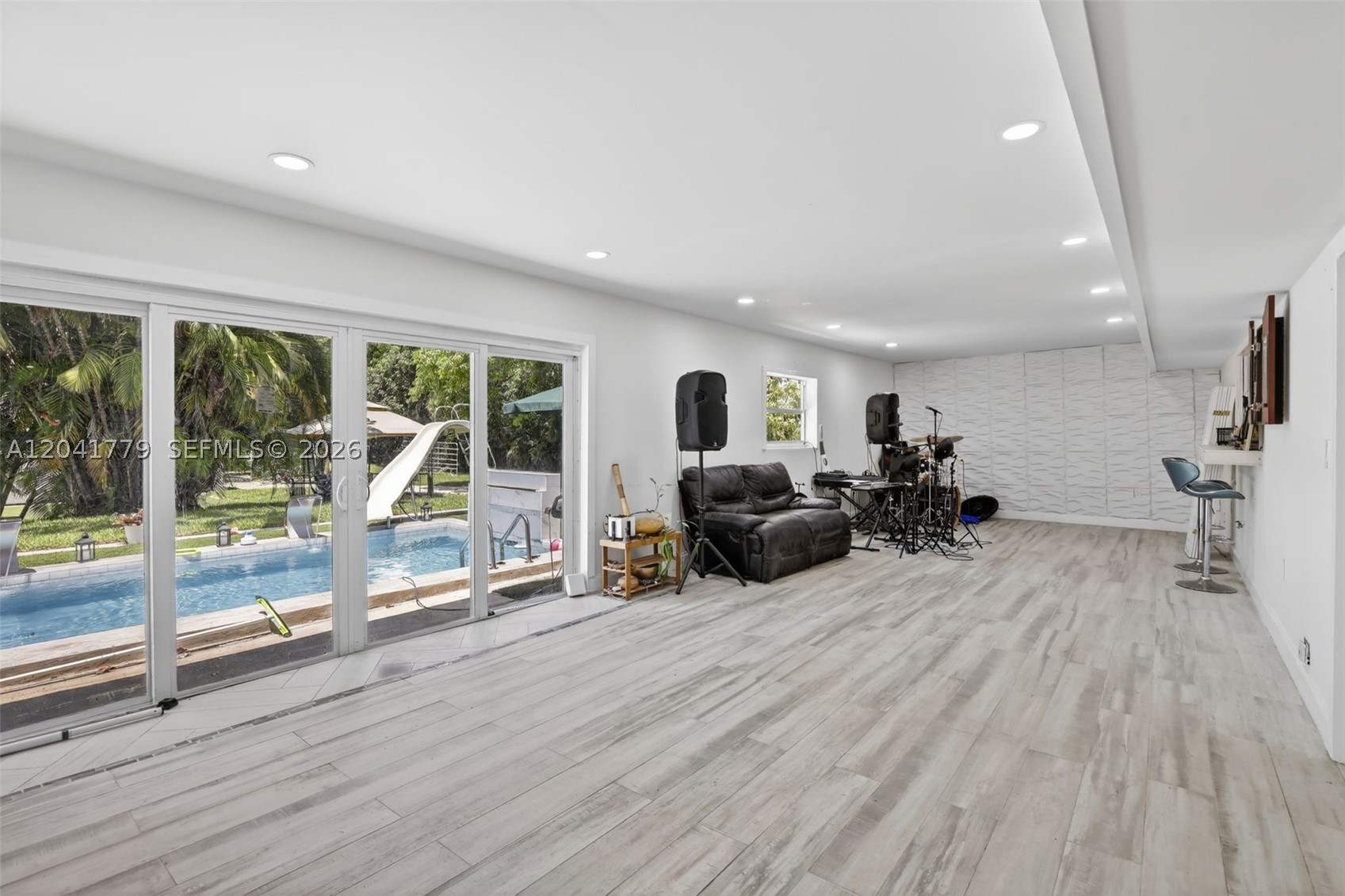 FLA FRUIT LANDS CO - Residential Income
