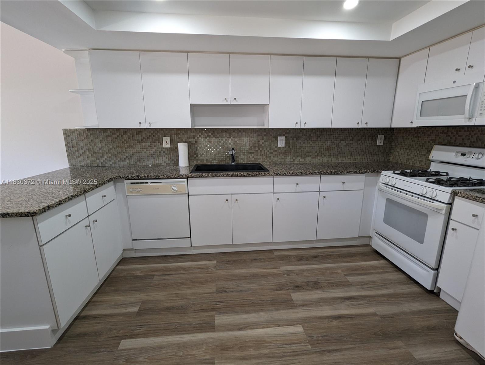 SNAPPER VILLAGE CONDO PHA - Residential Lease