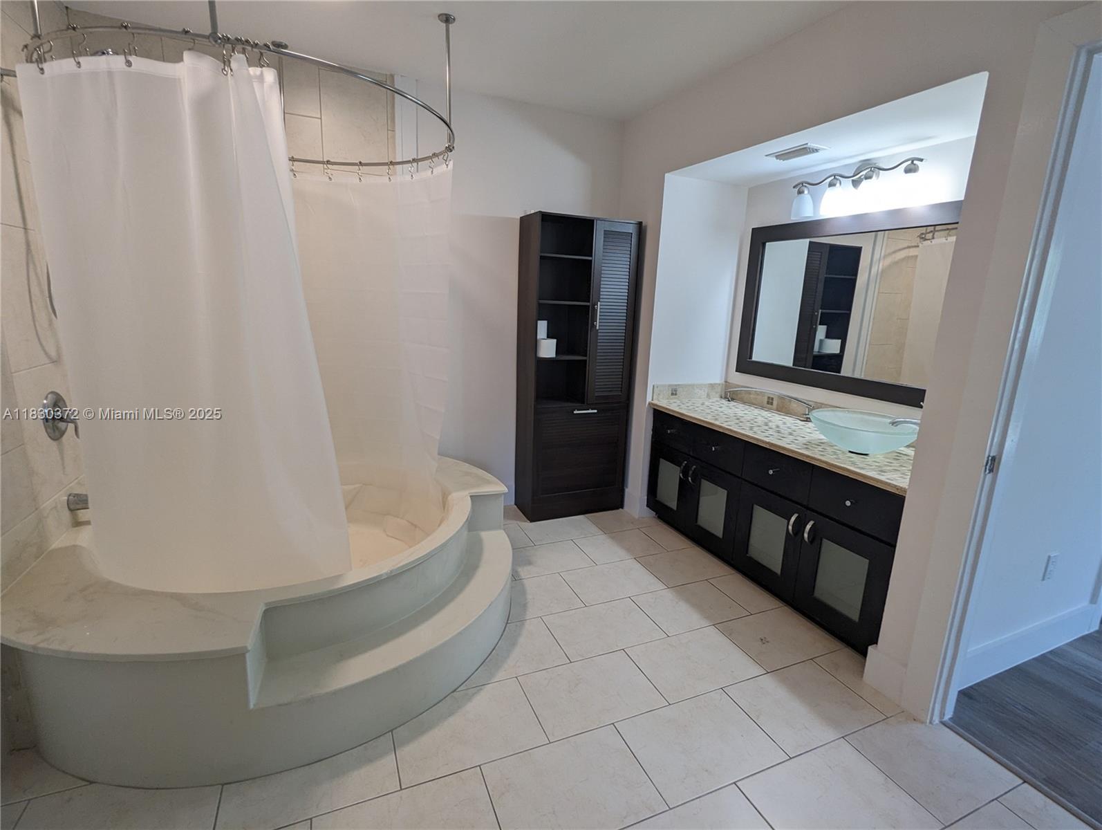 SNAPPER VILLAGE CONDO PHA - Residential Lease