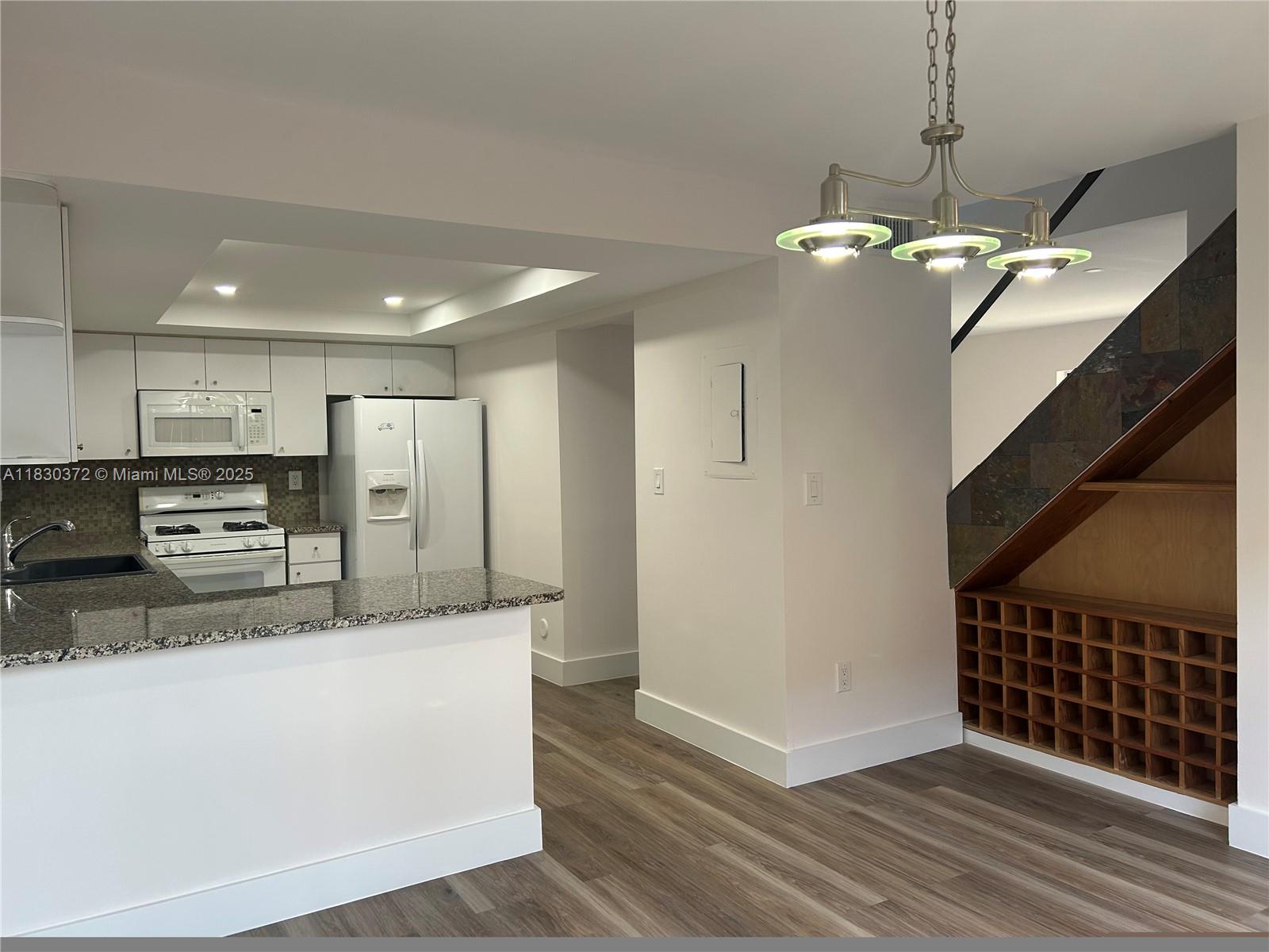 SNAPPER VILLAGE CONDO PHA - Residential Lease