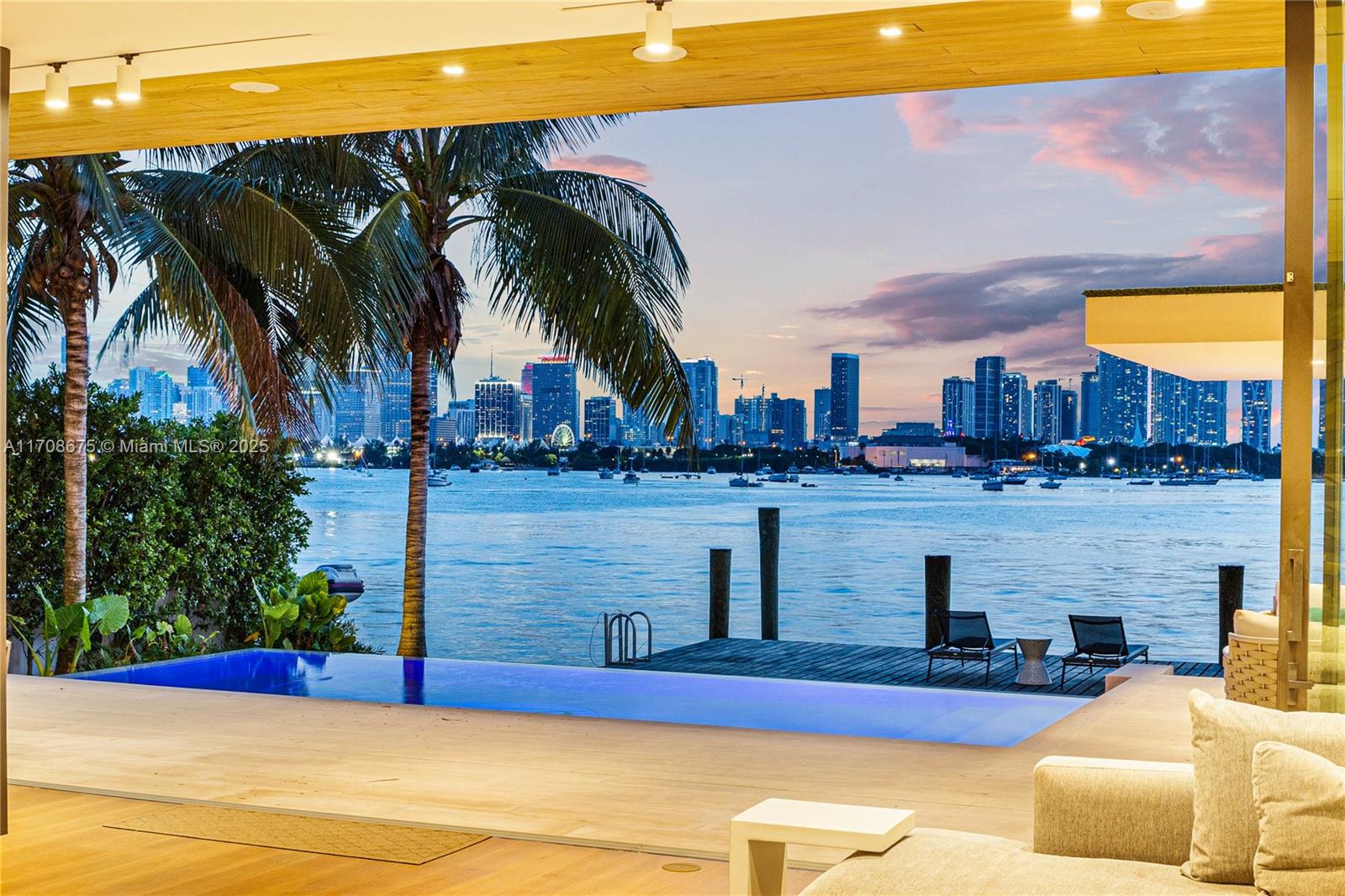 SAN MARINO ISLAND - Residential