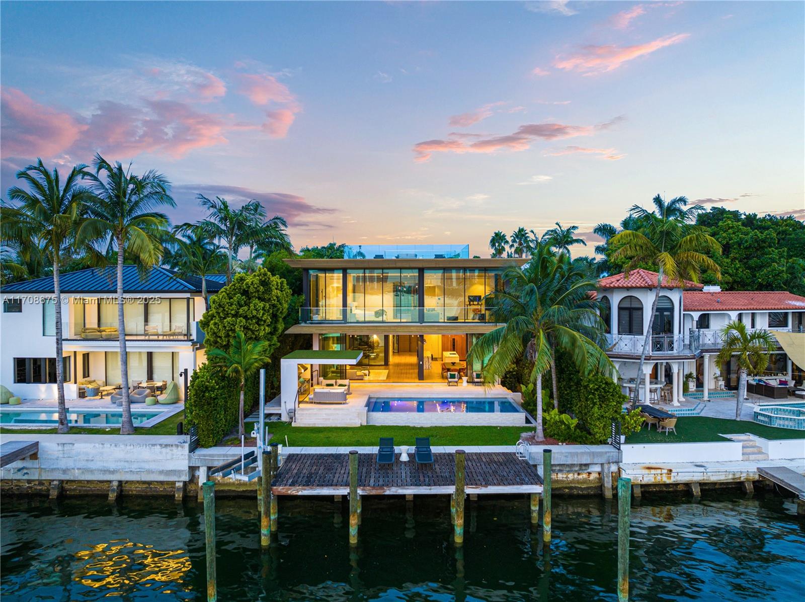 SAN MARINO ISLAND - Residential