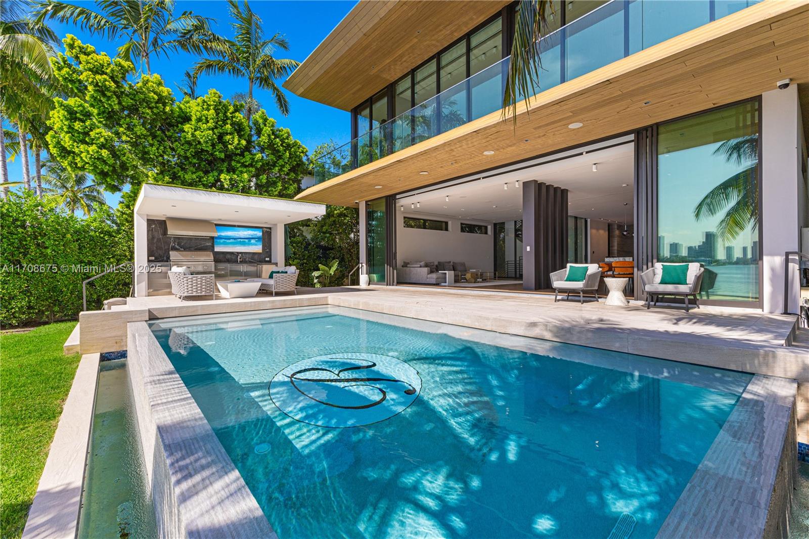 SAN MARINO ISLAND - Residential