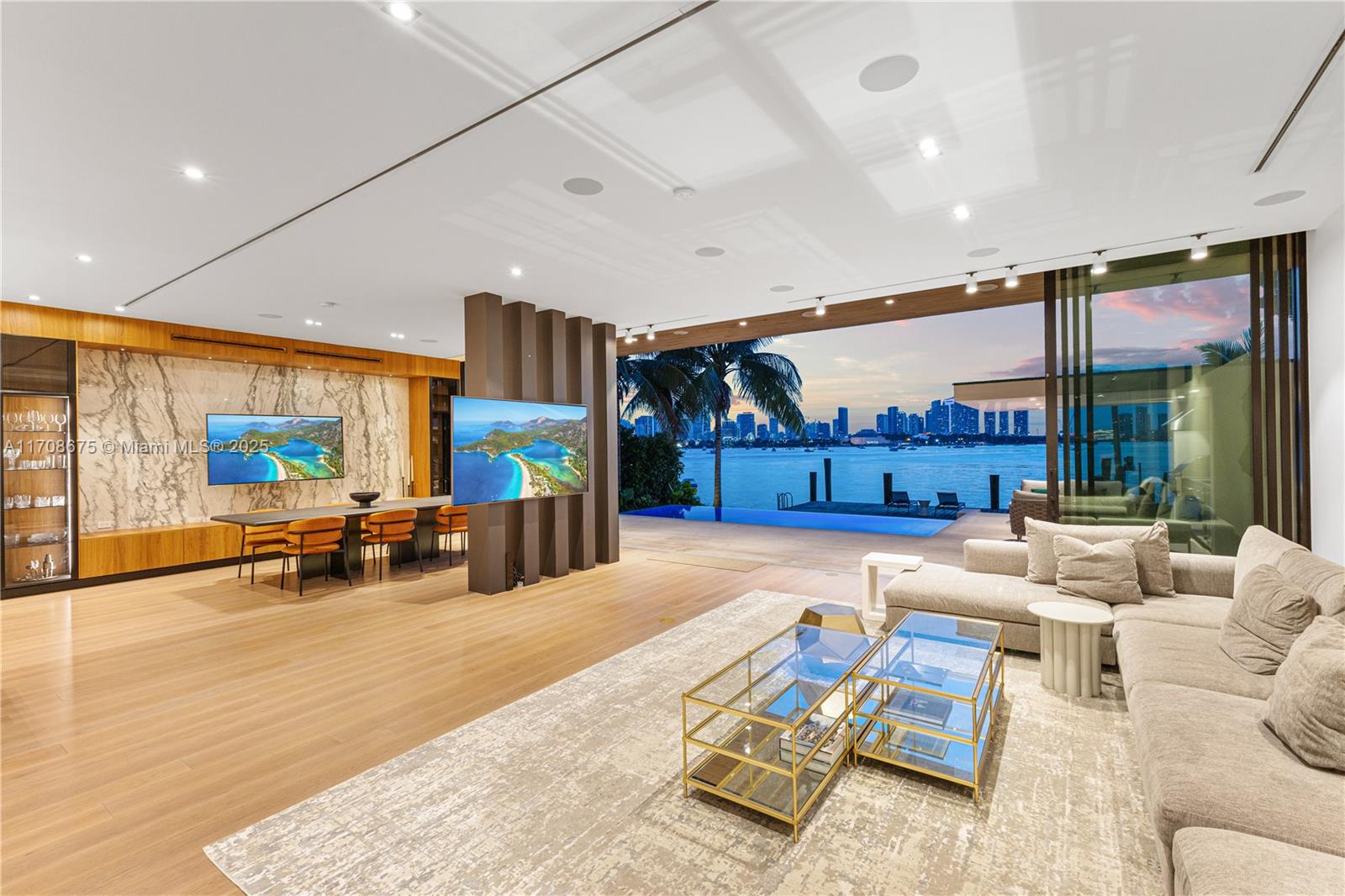 SAN MARINO ISLAND - Residential
