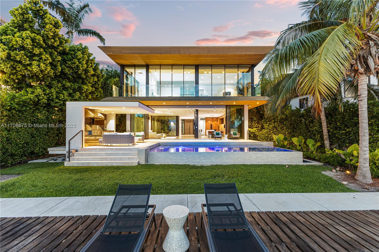 SAN MARINO ISLAND - Residential