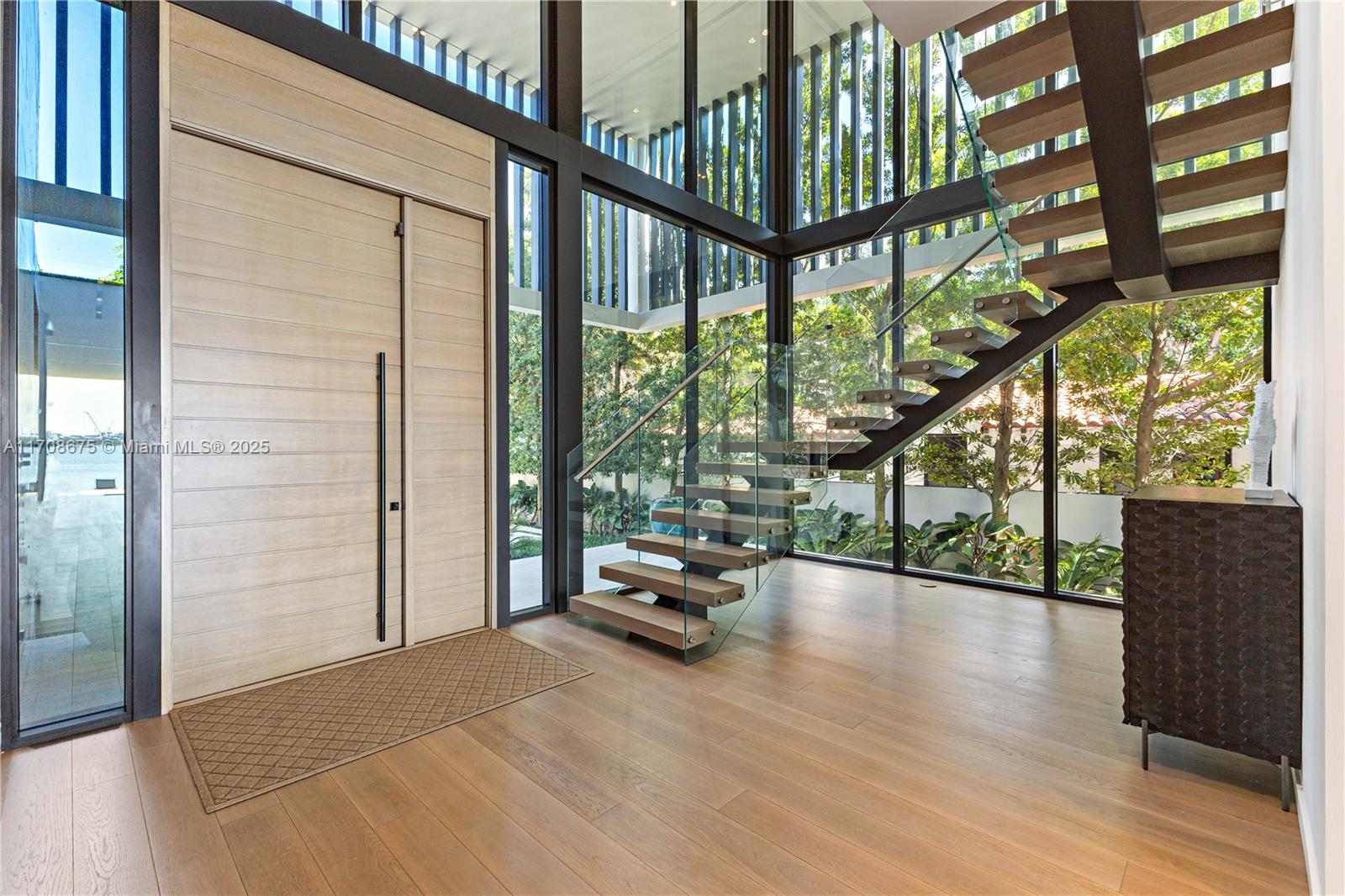 SAN MARINO ISLAND - Residential