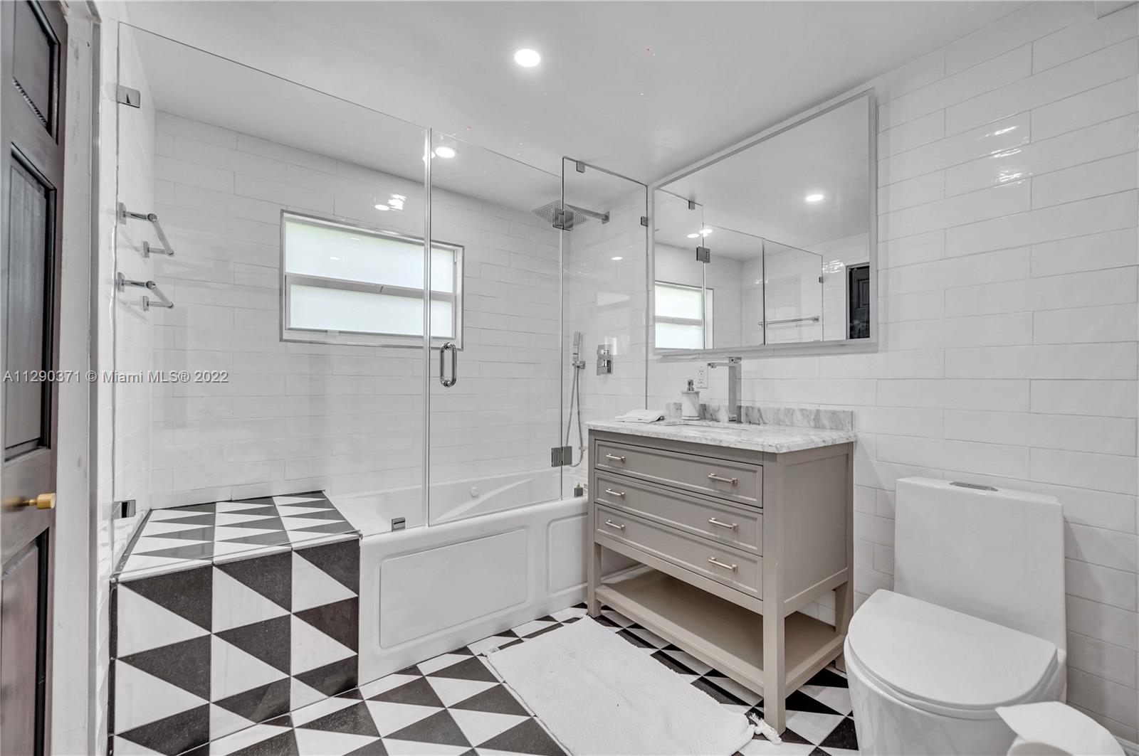 LAKE VIEW SUB - Residential Lease