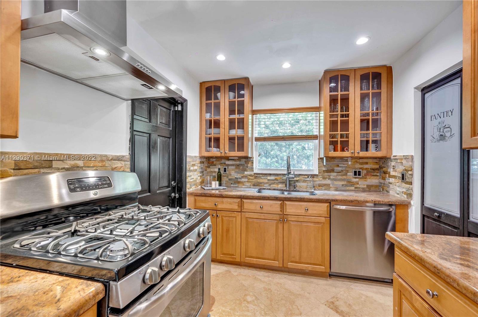 LAKE VIEW SUB - Residential Lease