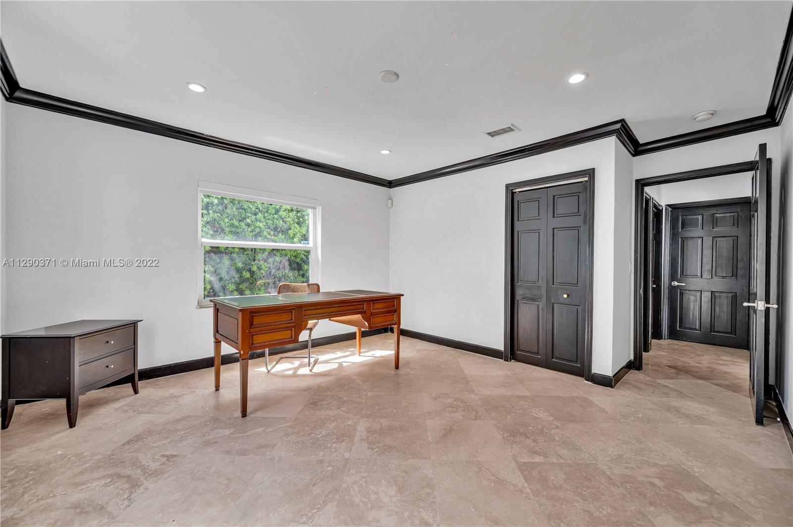 LAKE VIEW SUB - Residential Lease