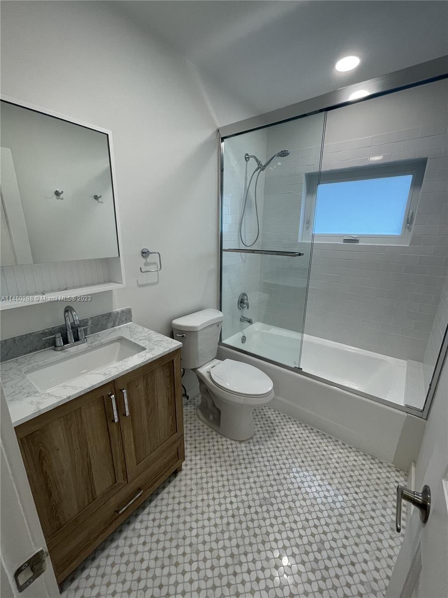 C GABLES RIVIERA SEC 12 - Residential Lease