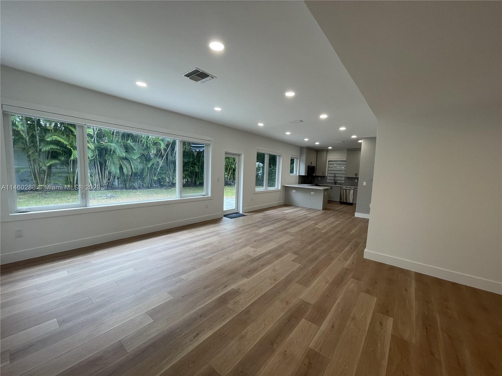 C GABLES RIVIERA SEC 12 - Residential Lease