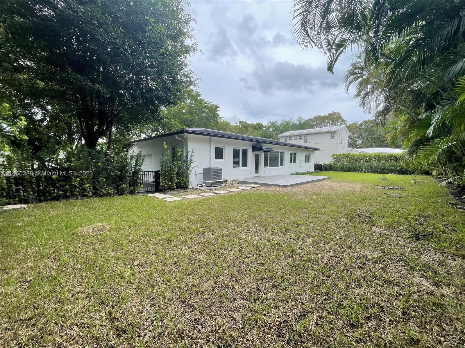 C GABLES RIVIERA SEC 12 - Residential Lease