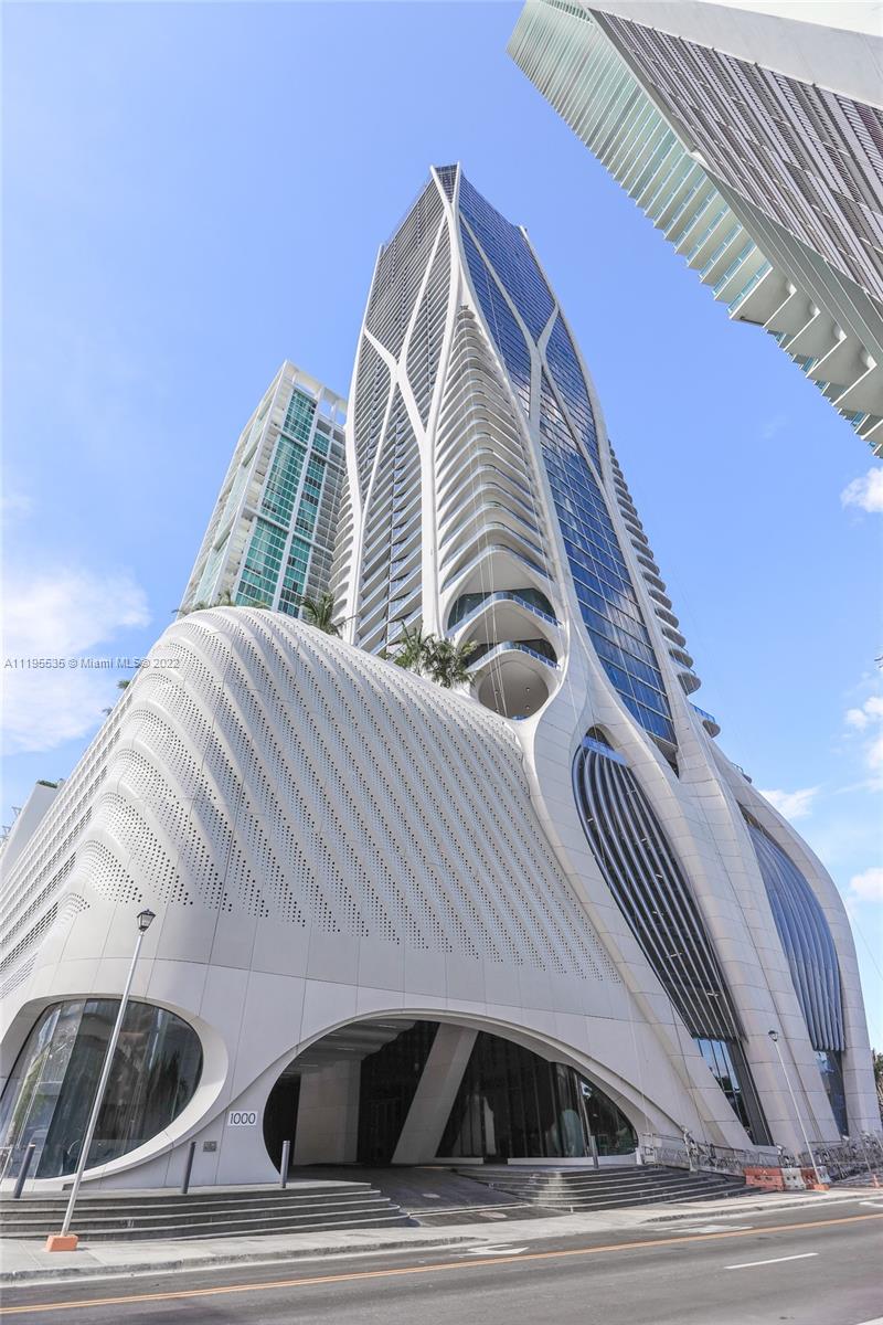 Fully Furnished Unit Exceptional amenities 4 bed 5 Bath 1 Half bath
