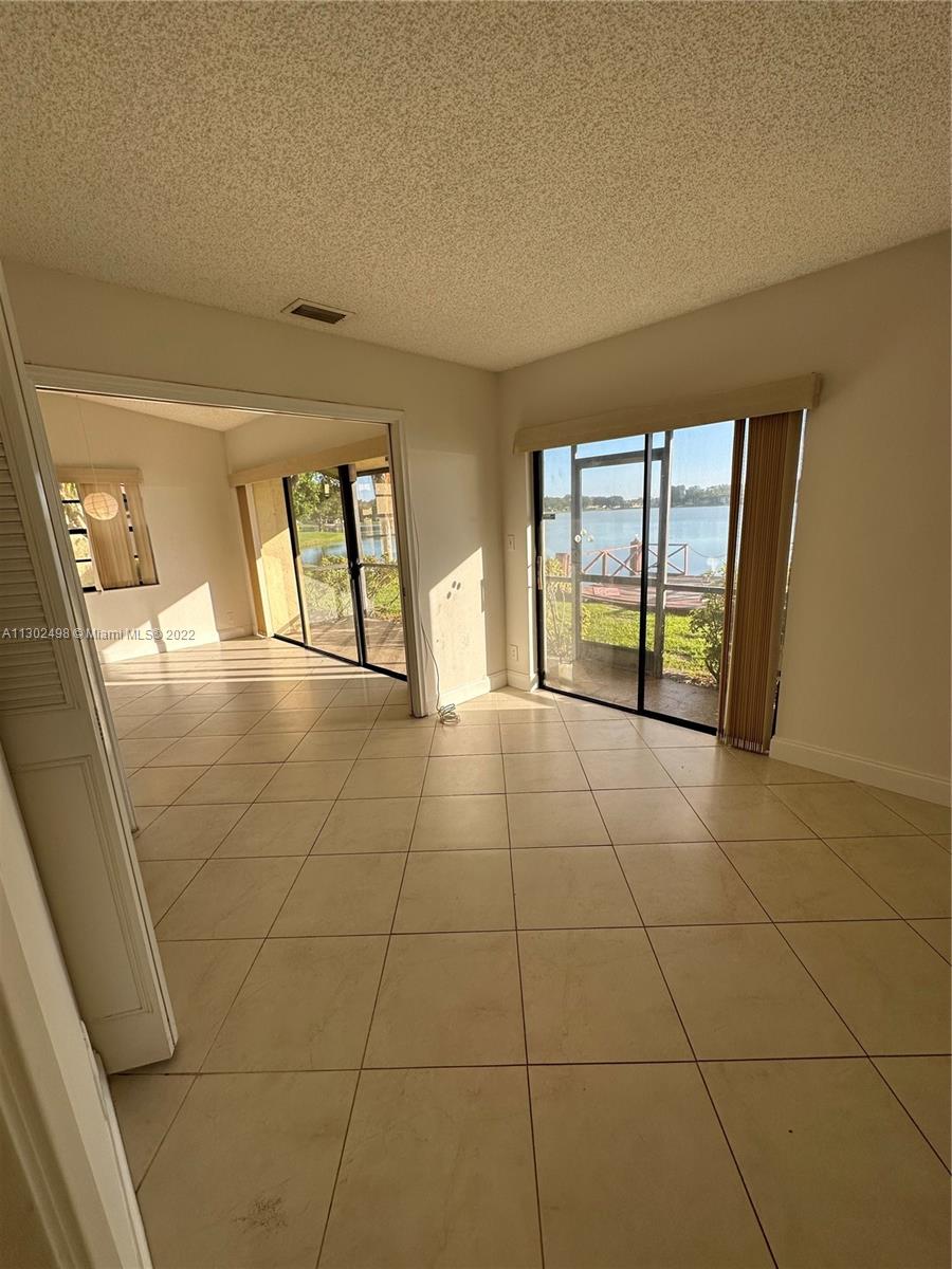 WOODLAKE ISLES - Residential