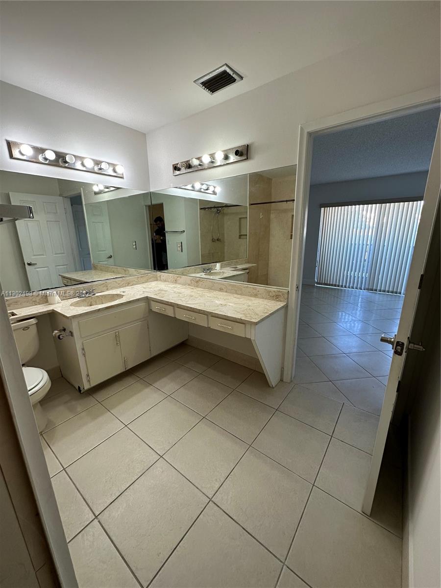 WOODLAKE ISLES - Residential
