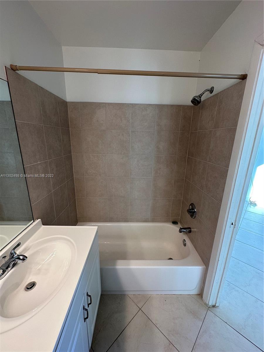 WOODLAKE ISLES - Residential