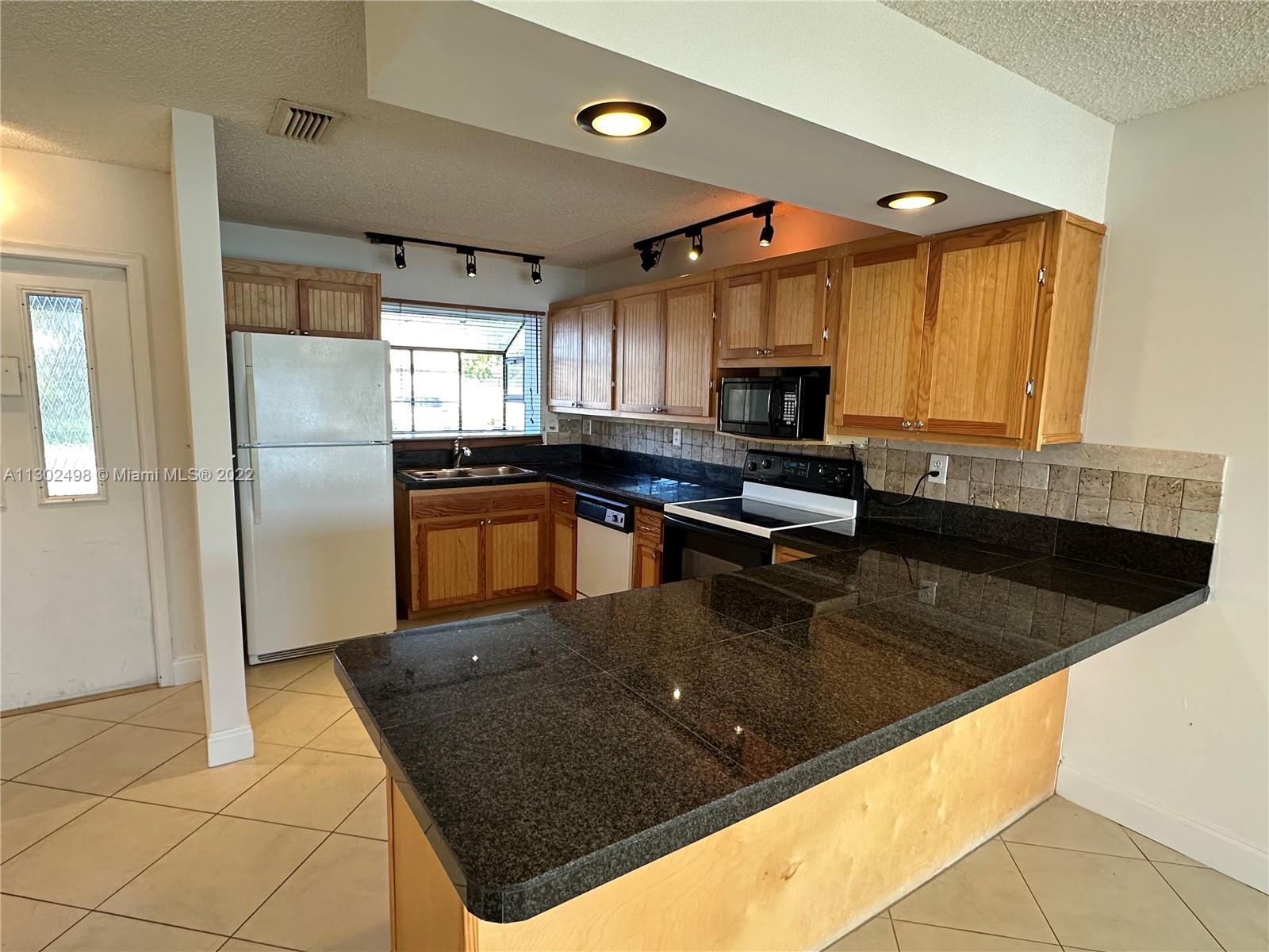 WOODLAKE ISLES - Residential