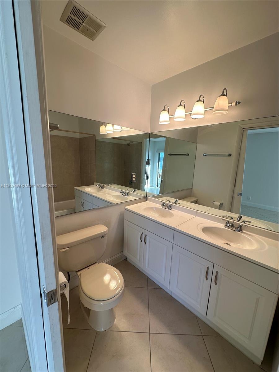 WOODLAKE ISLES - Residential