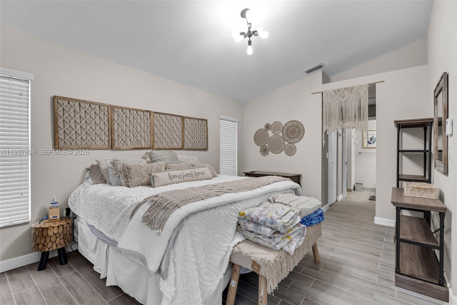 PEMBROKE POINTE - Residential
